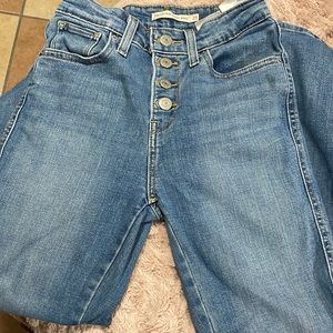 Levi jeans size 25